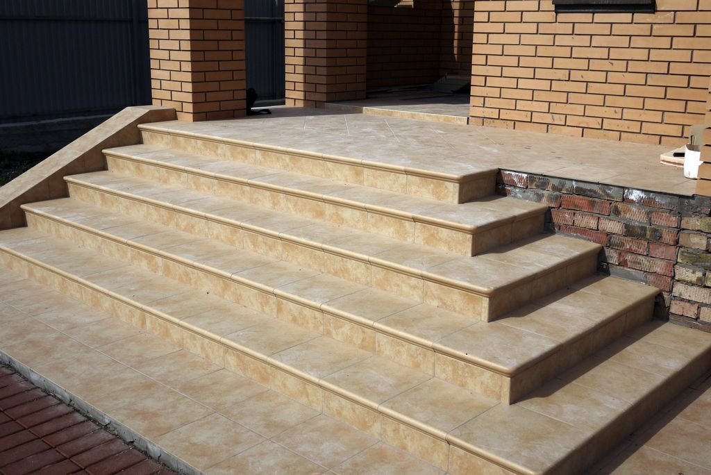 Монтаж клинкерных ступеней и плитки