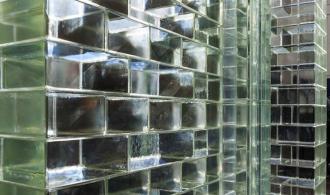 Стеклянный кирпич